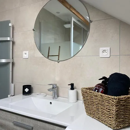 Cocon Pontissalien Apartment *
